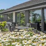 3 Bedroom Cozy In Holiday home Frorup
