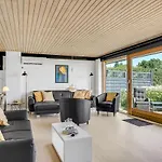 Holiday home 3 Bedroom Cozy In Frorup