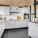 3 Bedroom Cozy In