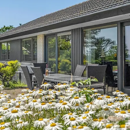 3 Bedroom Cozy In Holiday home Frorup