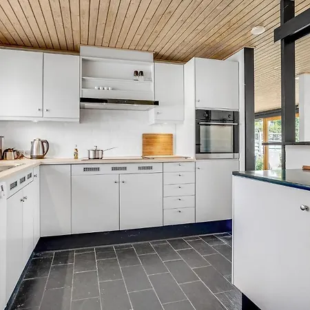 3 Bedroom Cozy In