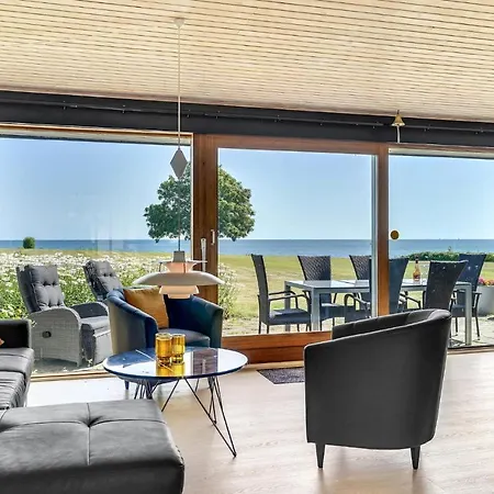 3 Bedroom Cozy In