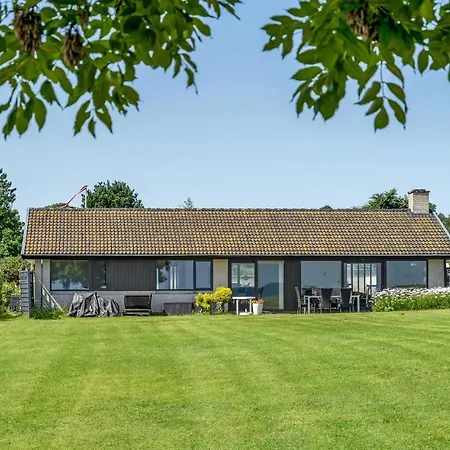 3 Bedroom Cozy In *