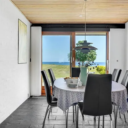펜션 3 Bedroom Cozy In
